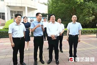 Shams：索汉正在从马刺的全职控卫转变成轮换阵容中的持球者